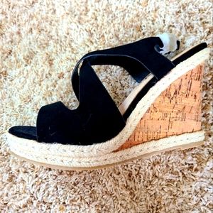 Womens black strappy peep toe wedge sandal-size 10